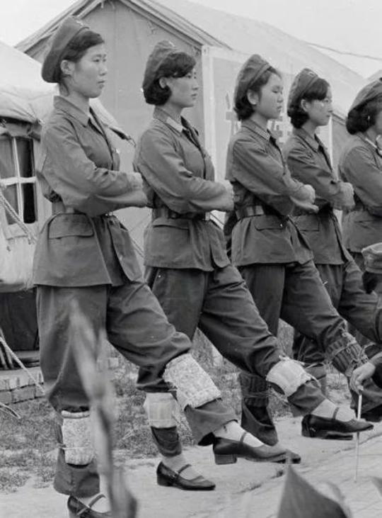 不同年代的女兵阅兵,荣耀与进步的见证,不同年代女兵阅兵,荣耀与进步的跨越时光之证