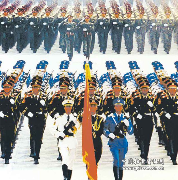 仪仗队阅兵走过天安门广场,荣耀与力量的展现,天安门广场阅兵,荣耀与力量的展现