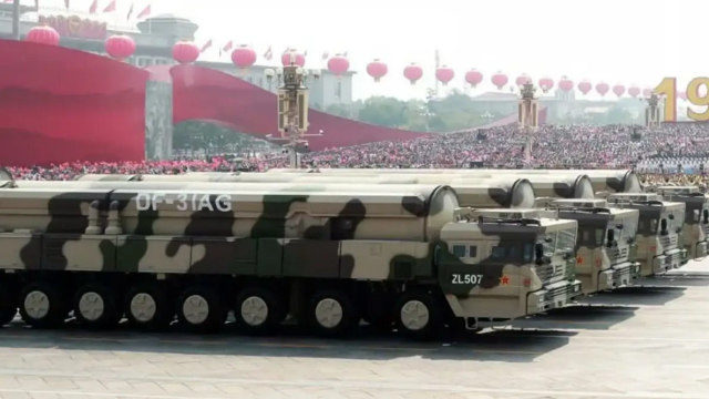 09阅兵中的防空导弹方队,展现国防实力的坚定力量,国防实力展现,09阅兵防空导弹方队彰显坚定力量