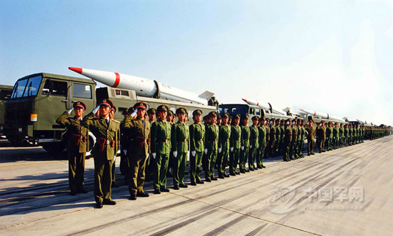 09阅兵中的防空导弹方队,展现国防实力的坚定力量,国防实力展现,09阅兵防空导弹方队彰显坚定力量