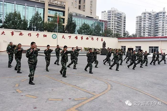 中国女兵队列表演,展现力量与荣耀的篇章,中国女兵队列表演,力量与荣耀的展现