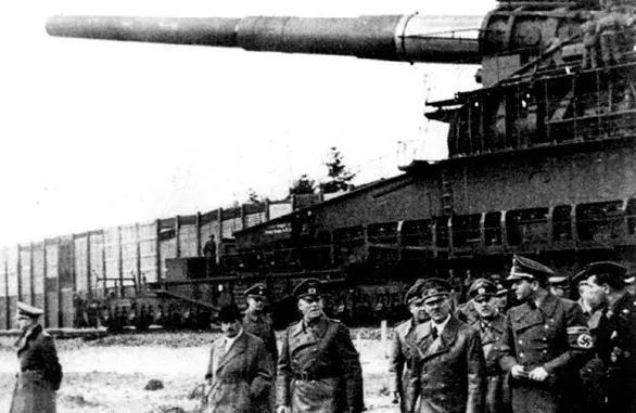 古斯塔夫巨炮开炮视频,历史与力量的震撼重现,古斯塔夫巨炮震撼开炮,历史与力量的瞬间重现