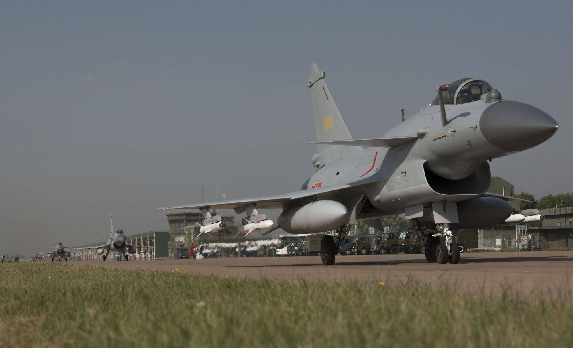 F-16V战斗机与歼-10C，空中巨人的对比与解析，F-16V与歼-10C，空中巨人的深度对比与解析