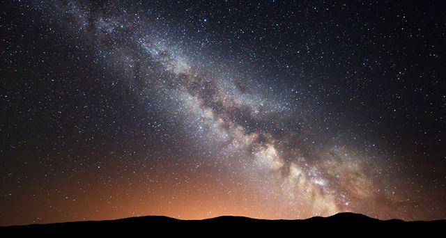 阿帕奇武装直升机穿越到古代,时空交汇的奇幻之旅,阿帕奇直升机时空穿越奇幻之旅,古代战场的新霸主