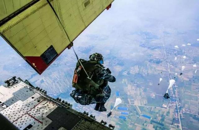 俄乌战争爆发时间,历史背景与影响分析,俄乌战争,爆发时间、历史背景与深远影响分析