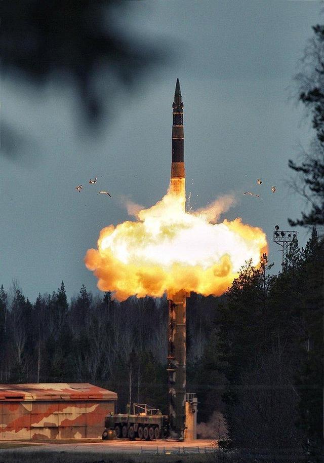 洲际导弹的射程能力,探索数千公里的打击距离,洲际导弹射程能力揭秘,数千公里打击距离的探索