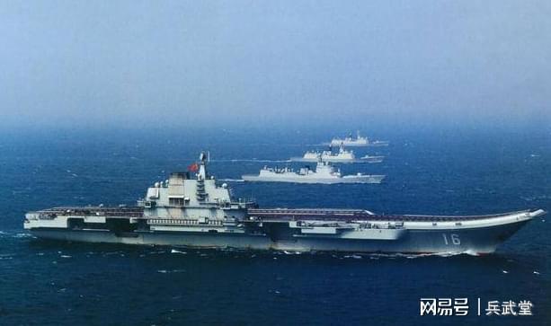 辽宁舰副舰长亮相,揭示中国海军现代化建设的力量与决心,辽宁舰副舰长揭示中国海军现代化建设的力量与决心展露雄姿