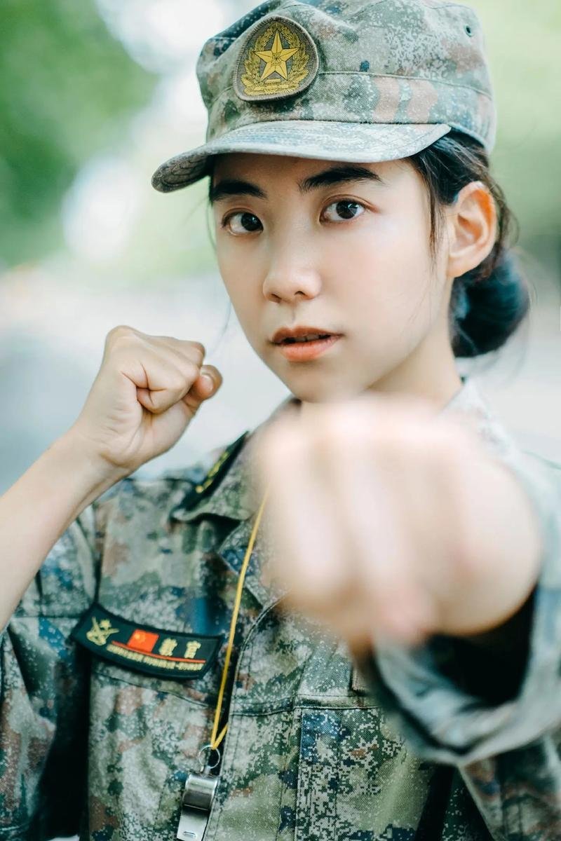 中国女兵照片图片,展现飒爽英姿与时代风采,中国女兵飒爽英姿与时代风采展现图片集
