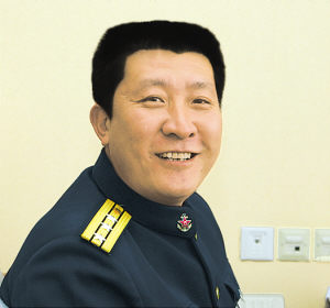 海军司令员董震,领航新时代的海军力量,海军司令员董震引领新时代海军力量崛起