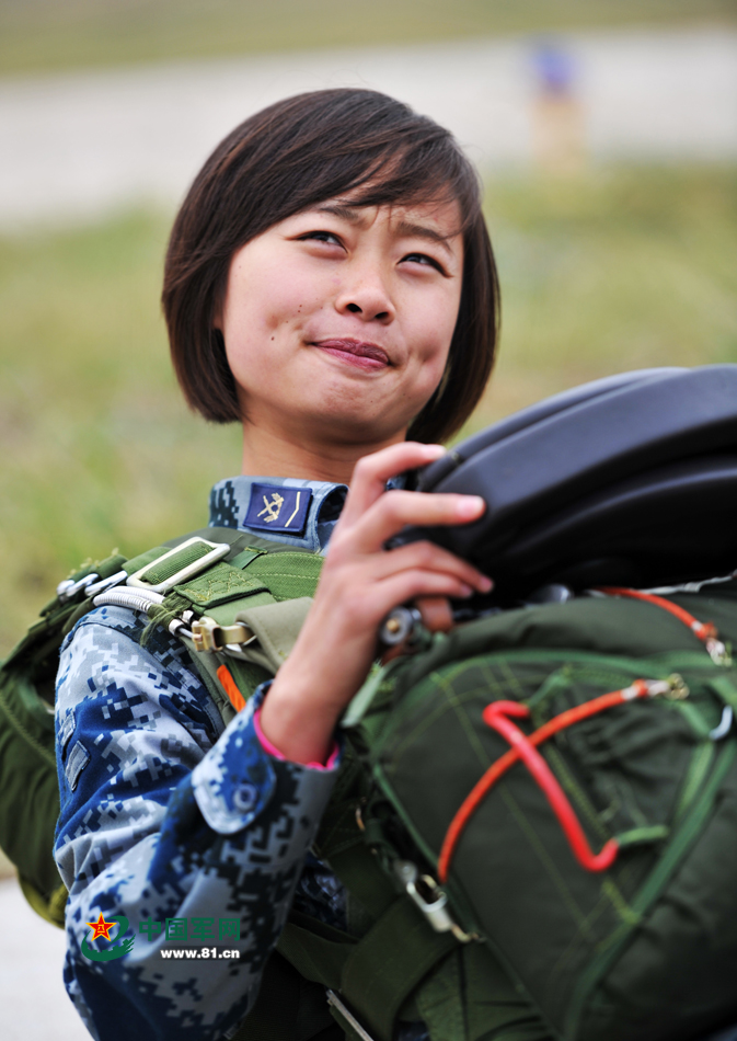 中国空军女兵照片高清，展现力量与荣耀，中国空军女兵高清照片，力量与荣耀的展现