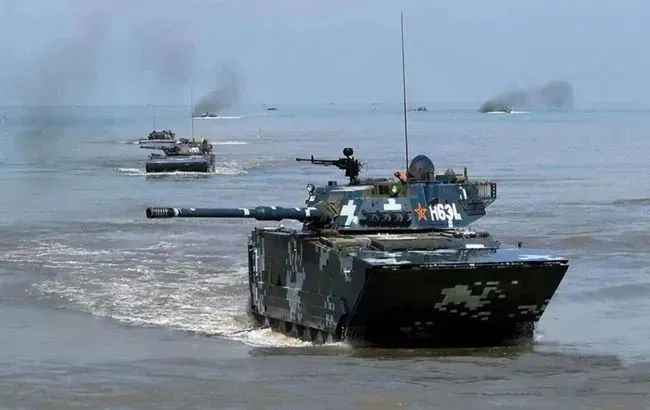 解放军军演图片高清,展现力量与荣耀,解放军军演高清图片展示,力量与荣耀的瞬间