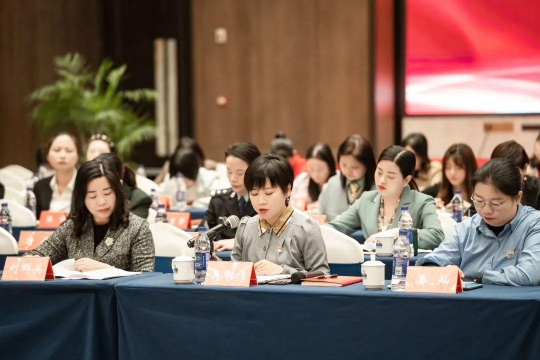 管家婆正版管家的全面解析，管家婆正版管家的全面解析与功能概览