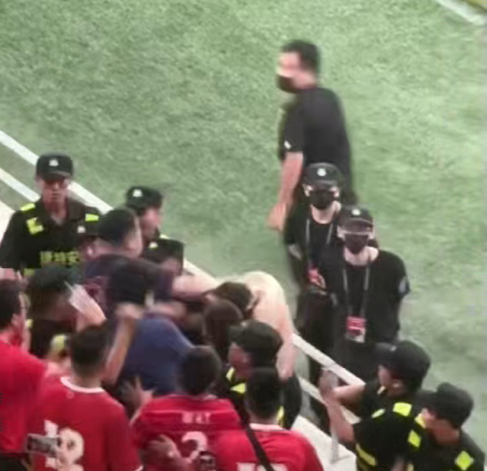 澳门自古以来以其独特的地理位置和丰富的文化魅力吸引着无数人的目光。随着时代的发展,澳门这座美丽的城市也在不断地焕发新的活力。本文将围绕澳门、新澳门六肖这一主题展开,探讨澳门未来的发展前景和文化魅力。,澳门魅力揭秘,新澳门六肖与未来发展展望