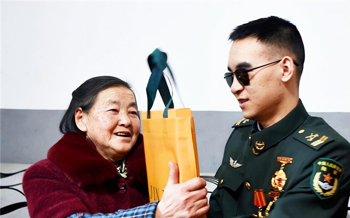 八一勋章解说,八一勋章,荣誉背后的英勇传奇