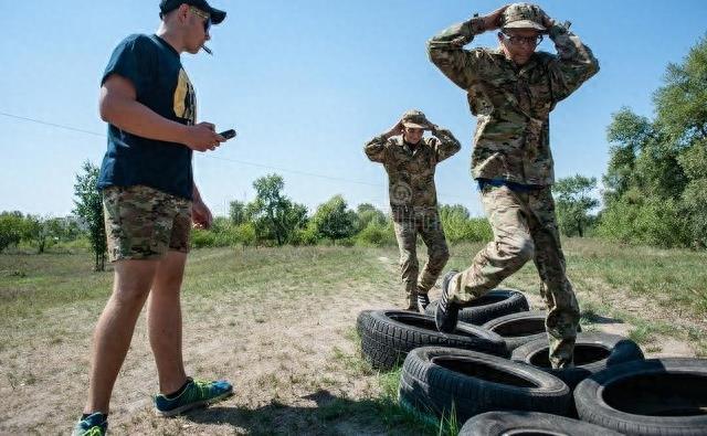 美国向台湾出售武器的深层原因与复杂考量,美国向台湾出售武器的深层原因与背后复杂考量解析