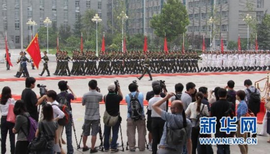 三军仪仗队图片