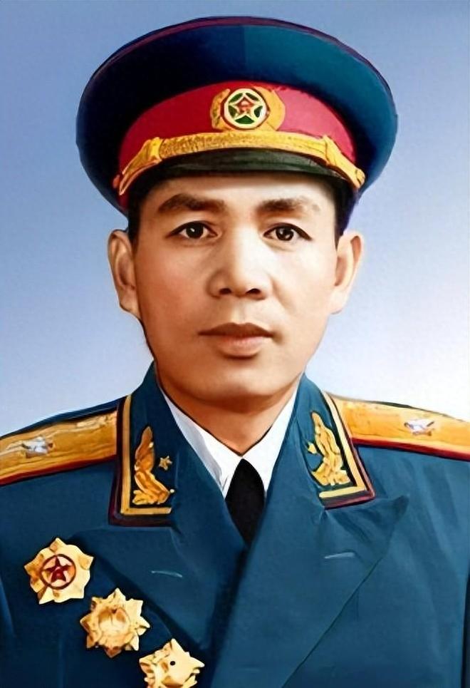 丁盛将军与丁晓兵，两代军人的荣耀与传承，丁盛将军与丁晓兵，两代军人的荣耀传承之路