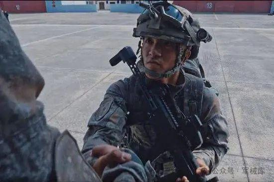 蛟龙突击队电视剧免费观看,热血军事剧情的吸引力与观众情感共鸣,蛟龙突击队,热血军事剧情与观众情感的共鸣,免费观看体验