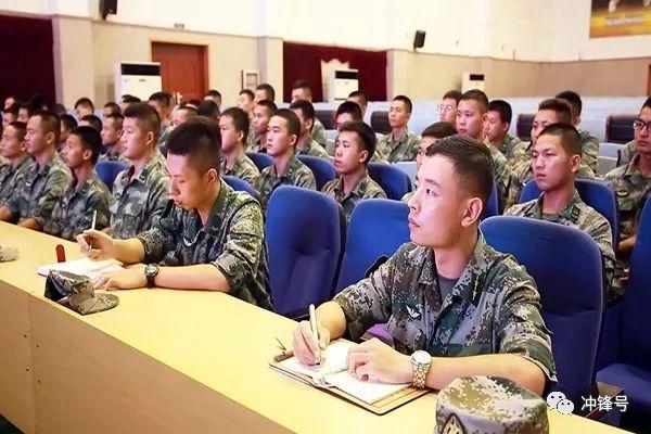 强军网官网与军考,迈向军事精英之路的桥梁,强军网官网与军考,军事精英成长的桥梁之路