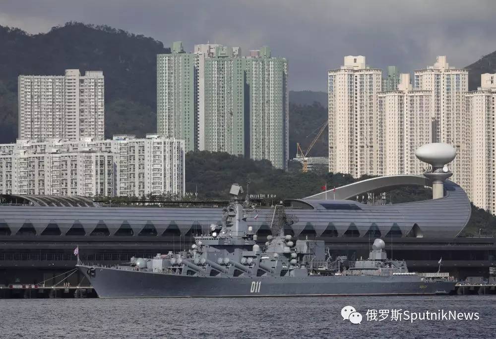 瓦良格号导弹巡洋舰与重庆号,两大舰载力量的交汇与对比,瓦良格号导弹巡洋舰与重庆号,两大舰载力量的交汇对比分析