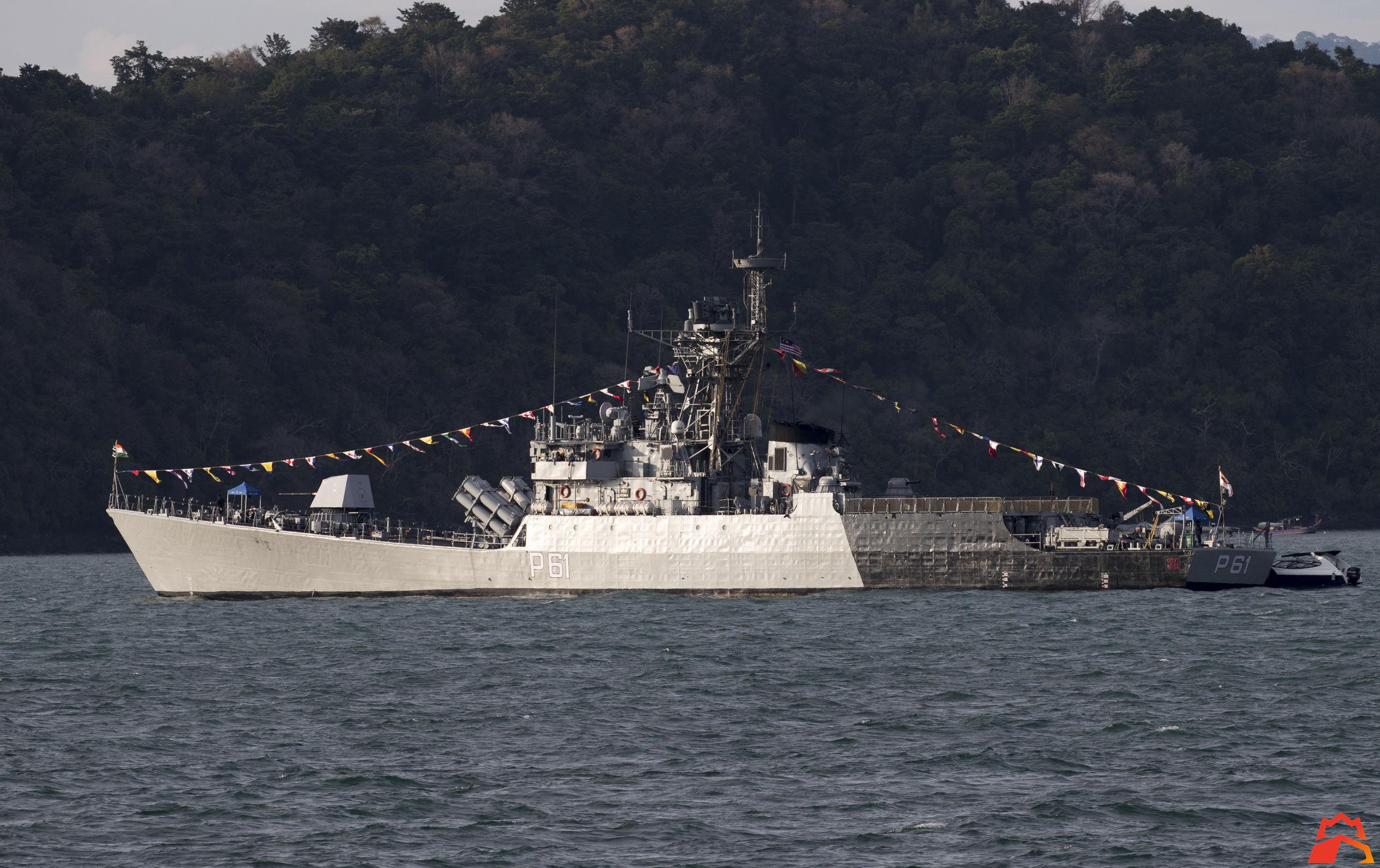 中国海军与日本海军自对比,历史、现状和未来展望,中日海军对比,历史、现状与未来展望