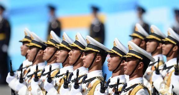 阅兵方阵，人数与第一个方阵的奥秘，阅兵方阵人数揭秘，首方阵的神秘数字之谜