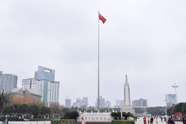 中国人民解放军军旗与八一精神的象征意义,中国人民解放军军旗与八一精神,象征意义解读