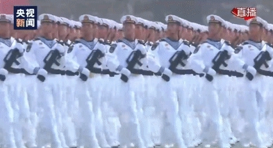 揭秘2015大阅兵中的擎旗手,荣耀与责任并存,揭秘大阅兵中的擎旗手,荣耀与责任同行