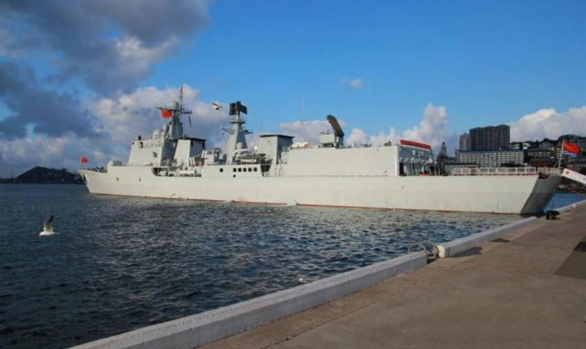 中国海军的骄傲,051C型导弹驱逐舰与052型驱逐舰的协同作战能力,中国海军的骄傲,051C与052型驱逐舰协同作战能力揭秘