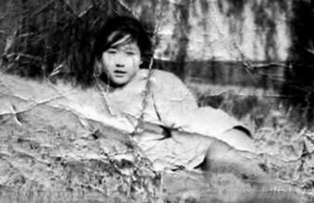 中国女兵,帅气背影的图片与故事,中国女兵的帅气背影与故事风采展示