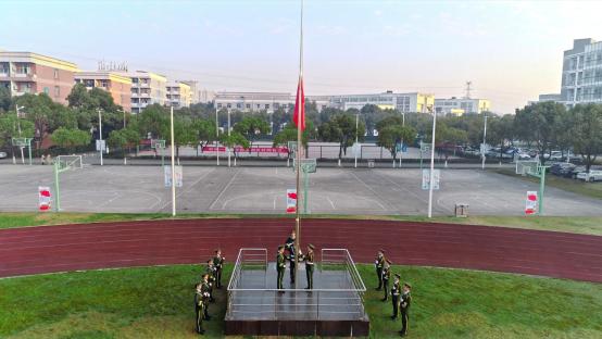 2019阅兵式中的三军仪仗队，荣耀与力量的展现，荣耀与力量的展现，2019阅兵式中的三军仪仗队风采