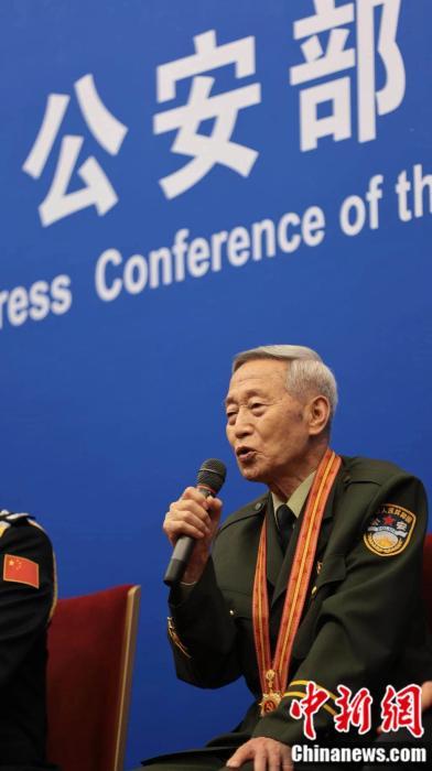 公安七一勋章获得者，荣耀与担当的象征，公安七一勋章获得者，荣耀与担当的楷模典范