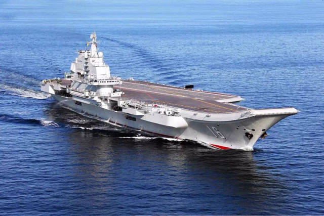 辽宁舰前身瓦良格号的艰难回国路,瓦良格号归国之旅,辽宁舰的前身历经艰辛终回家