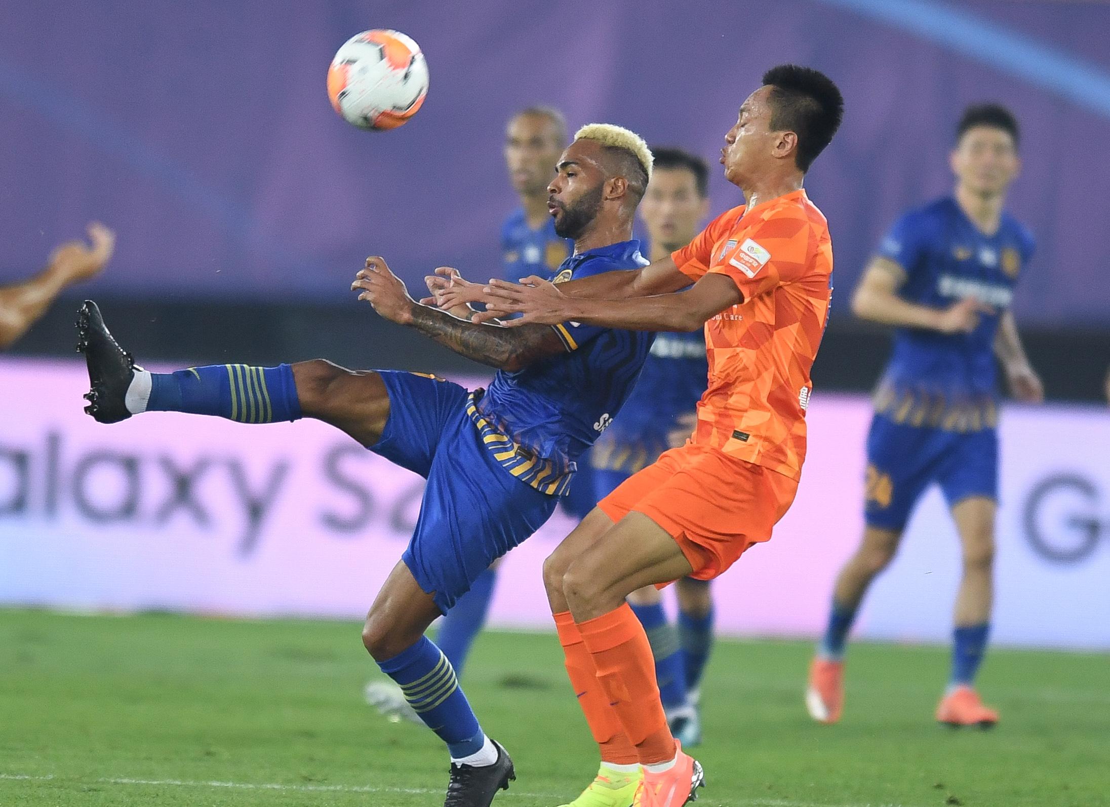 山东舰在大连下水的原因分析,山东舰在大连下水的原因深度解析