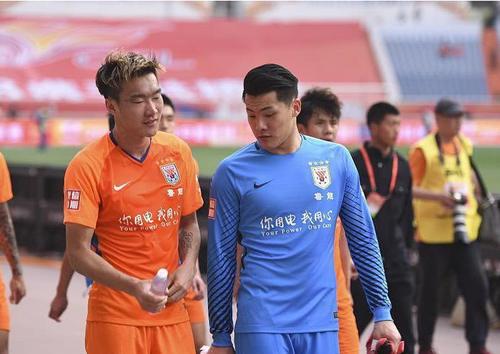 山东舰在大连下水的原因分析,山东舰在大连下水的原因深度解析