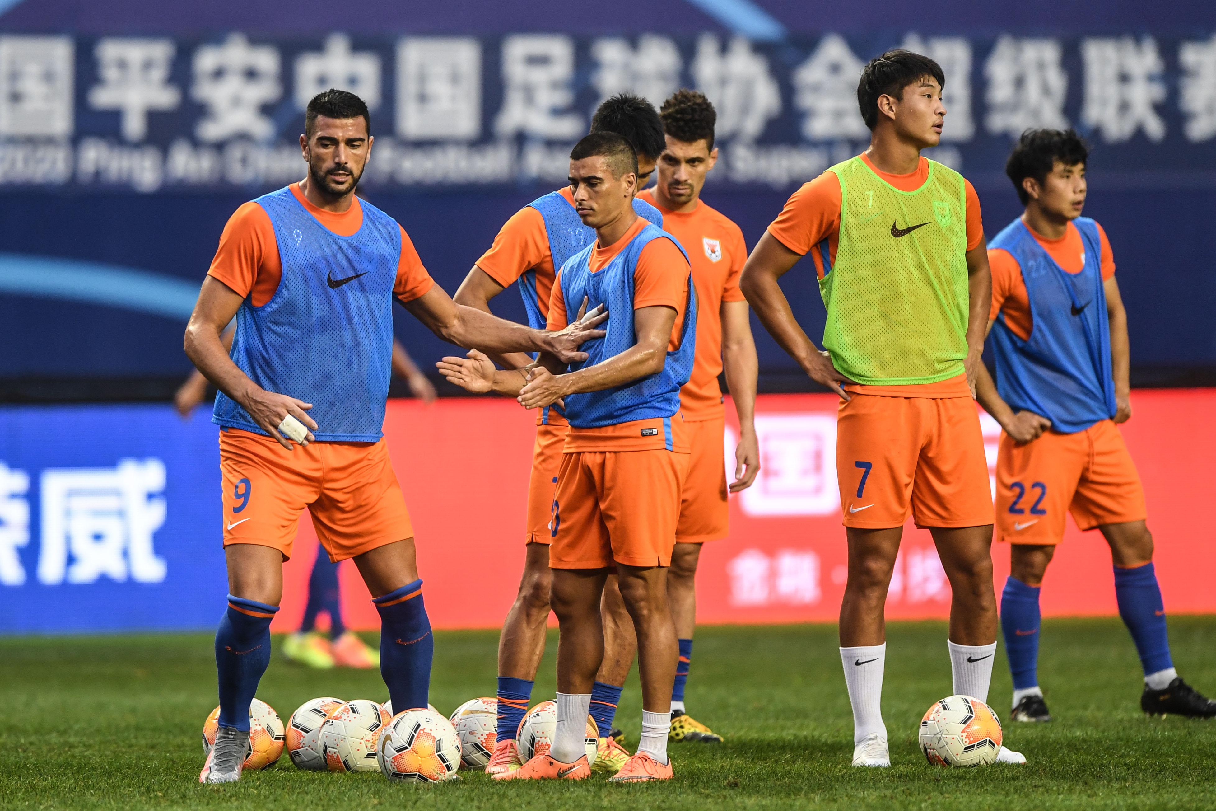 山东舰在大连下水的原因分析,山东舰在大连下水的原因深度解析