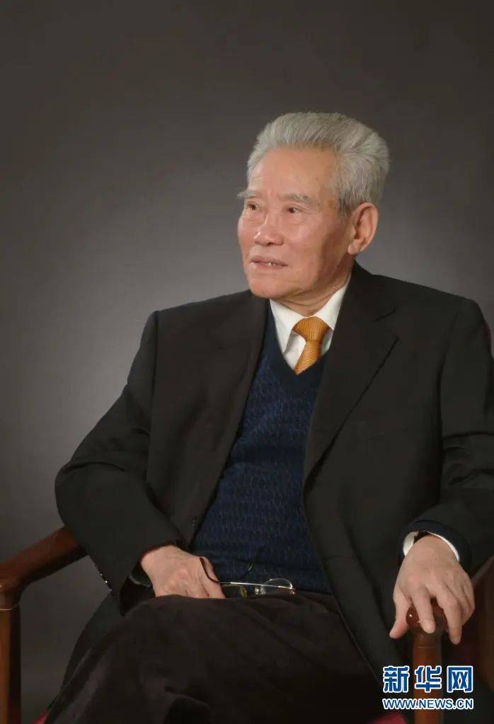 彭士禄个人资料，一位杰出的海洋科学家与核潜艇事业的杰出贡献者，彭士禄，杰出的海洋科学家与核潜艇事业的贡献者简介