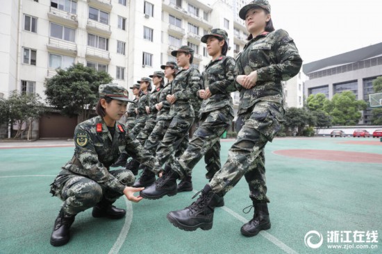 阅兵方阵中的璀璨明珠,女少将的风采,阅兵方阵中的璀璨明珠,女少将的风采展现