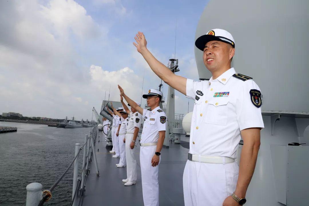 昆仑山舰头条新闻,揭示中国海军新力量的崛起,昆仑山舰揭示中国海军新力量崛起,头条新闻聚焦海域强国之路