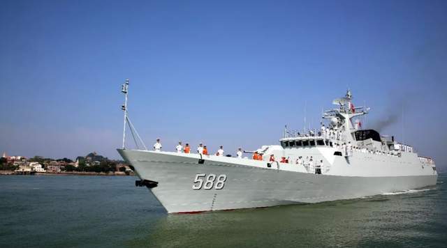 揭秘中国海军新宠,泉州舰——一艘万吨级驱逐舰的荣耀与使命,揭秘,中国海军新宠万吨级驱逐舰泉州舰的荣耀与使命