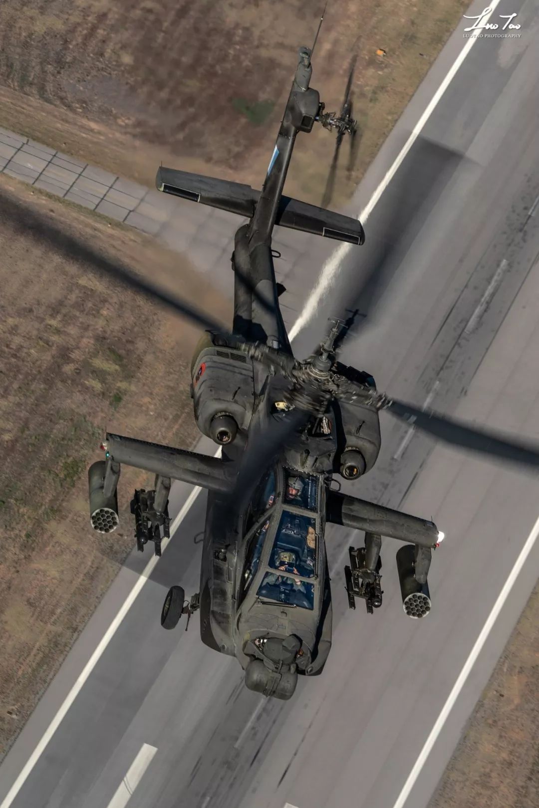 阿帕奇武装直升机,美国军工的杰出代表,阿帕奇武装直升机,美国军工的杰出典范