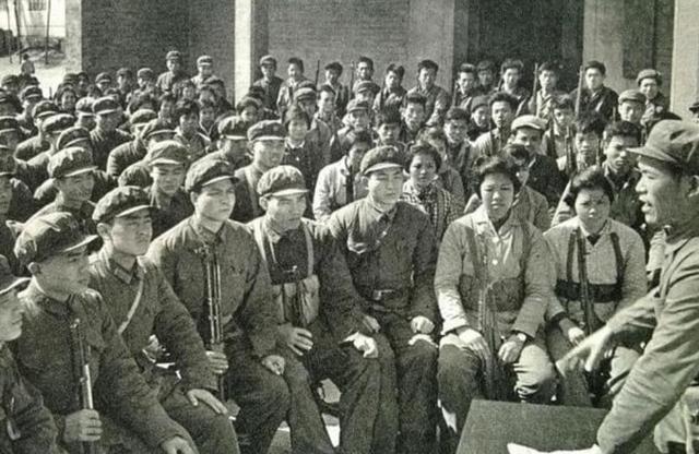 八一勋章与特等功,究竟哪个更为厉害?,八一勋章与特等功,哪个荣誉更高?