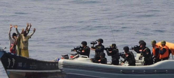 中国海军遭遇海盗拦截，挑战与应对，中国海军遭遇海盗拦截，挑战与应对策略