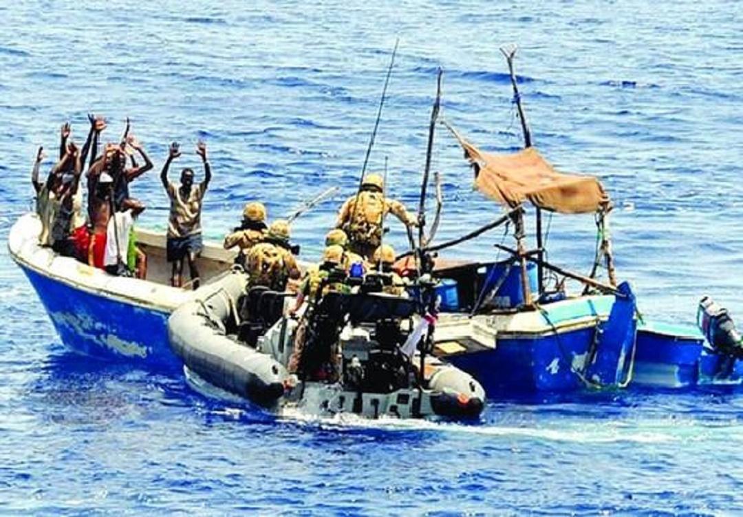 中国海军遭遇海盗拦截,挑战与应对,中国海军遭遇海盗拦截,挑战与应对策略