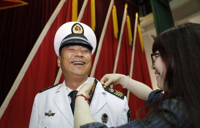 为什么部队转士官还要钱,深度解析背后的原因,深度解析,部队转士官为何需要费用?原因揭秘