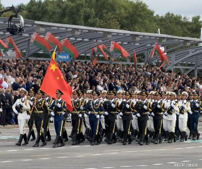 三军仪仗队图片作为头像的探讨，三军仪仗队头像图片，背后的故事与象征意义探讨