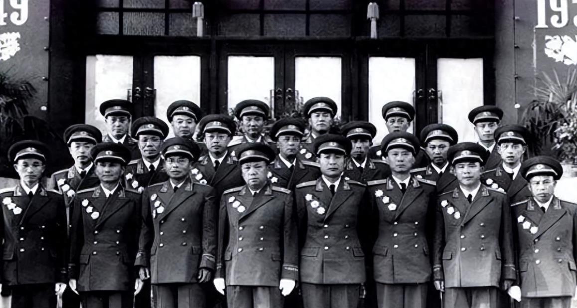 壮丽的征程,回顾1953年首次阅兵方阵,回顾历史壮丽瞬间,1953年首次阅兵方阵的辉煌征程