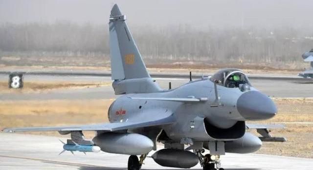 歼-10C的对地打击能力,现代战争中的多面手,歼-10C的对地打击能力,现代战争中的多面手角色