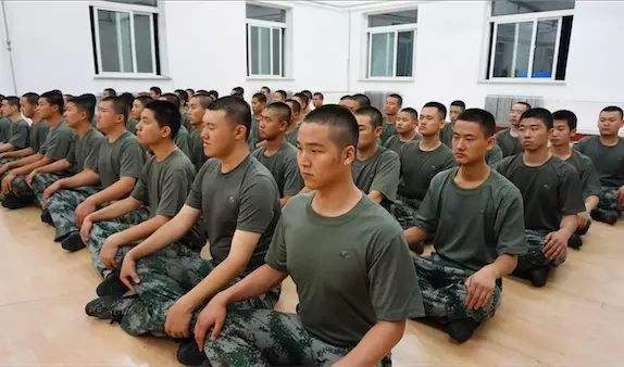 陆军新兵连为何需要六个月,深度探究新兵训练的独特价值,陆军新兵连六个月训练的独特价值与深度探究