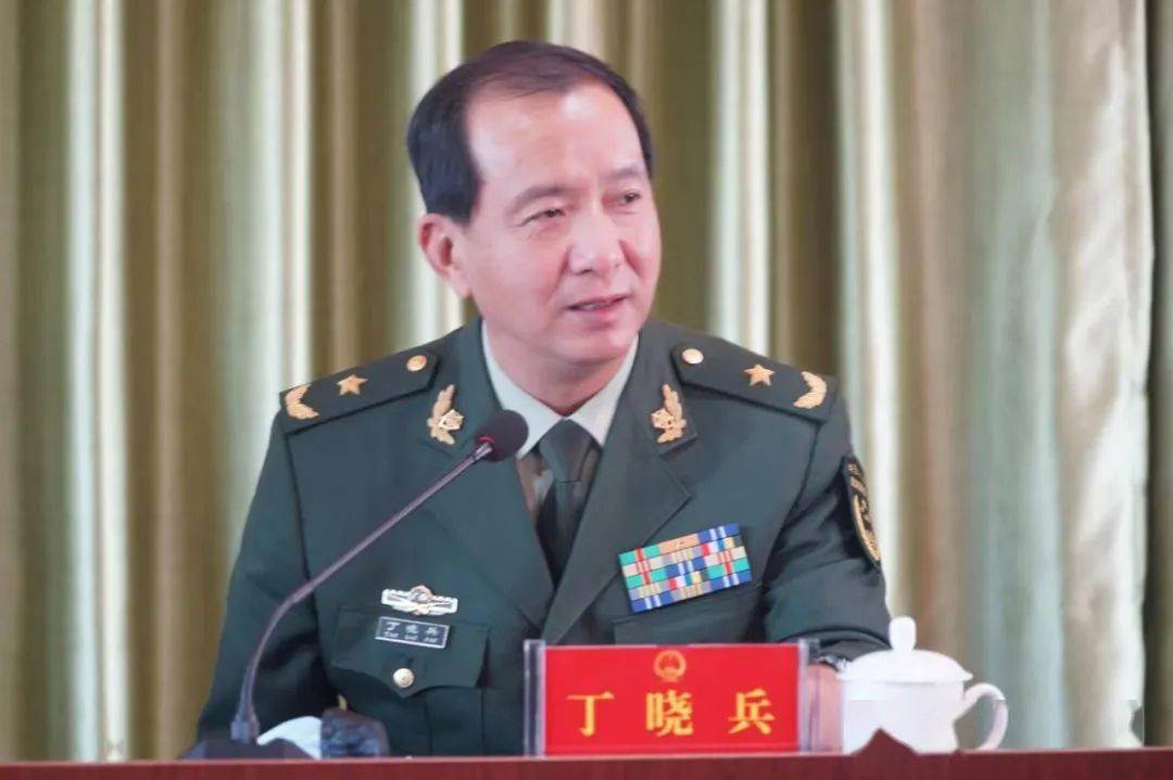 丁晓兵,时代先锋的卓越风采,丁晓兵,时代先锋的杰出风采